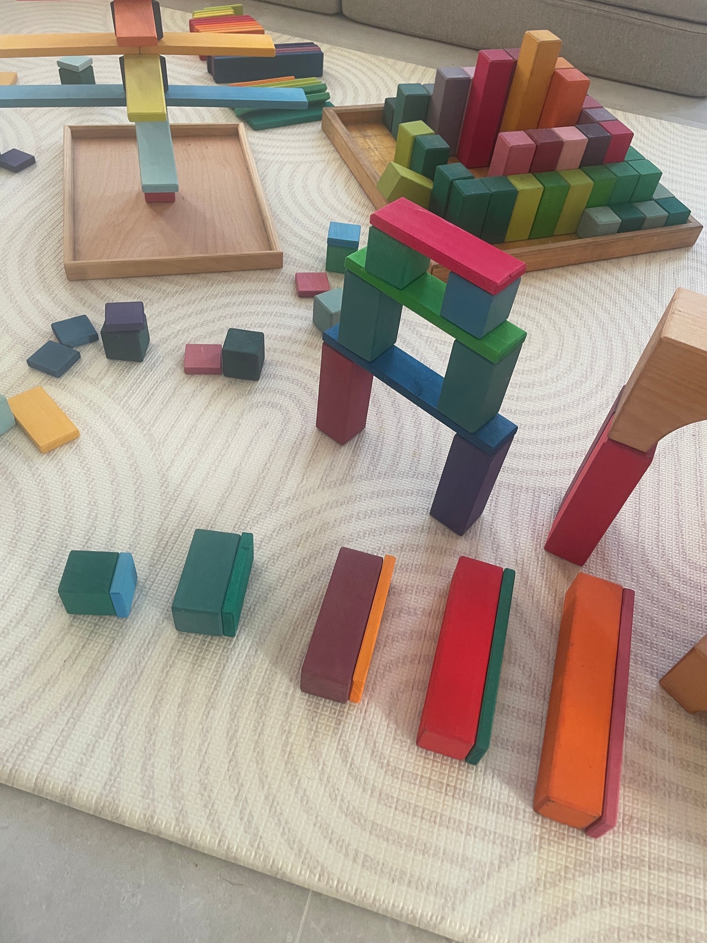 Gluckskafer Wooden Blocks - Rainbow Building Slats in Tray 32pcs