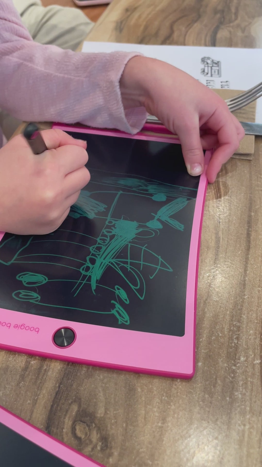 Load and play video in Gallery viewer, Boogie Board Jot™ Writing Tablet