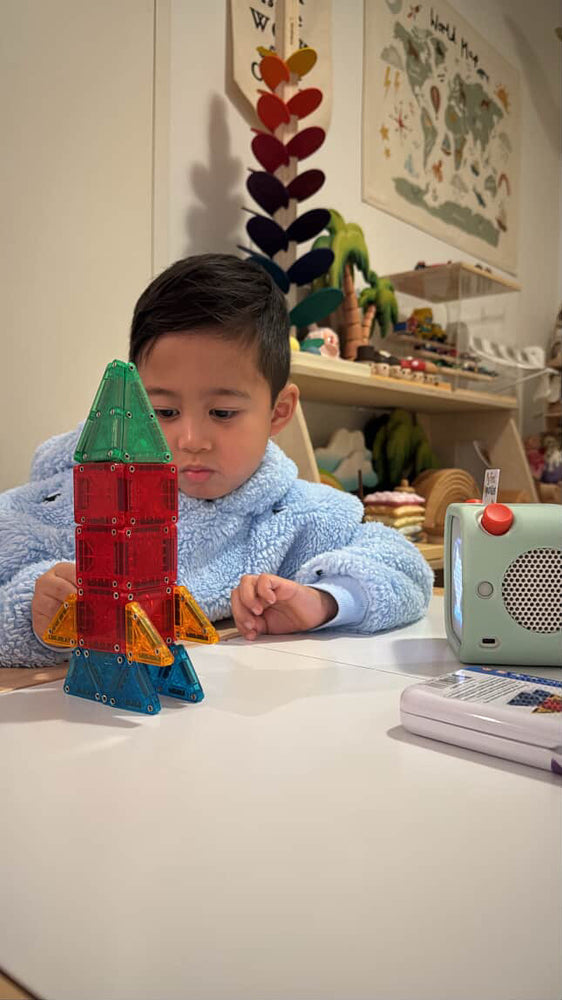 
                  
                    Magna-Tiles - MicroMAGS Travel Set
                  
                