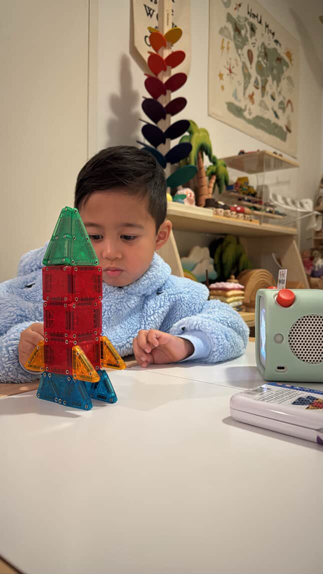 
                  
                    Magna-Tiles - MicroMAGS Travel Set
                  
                