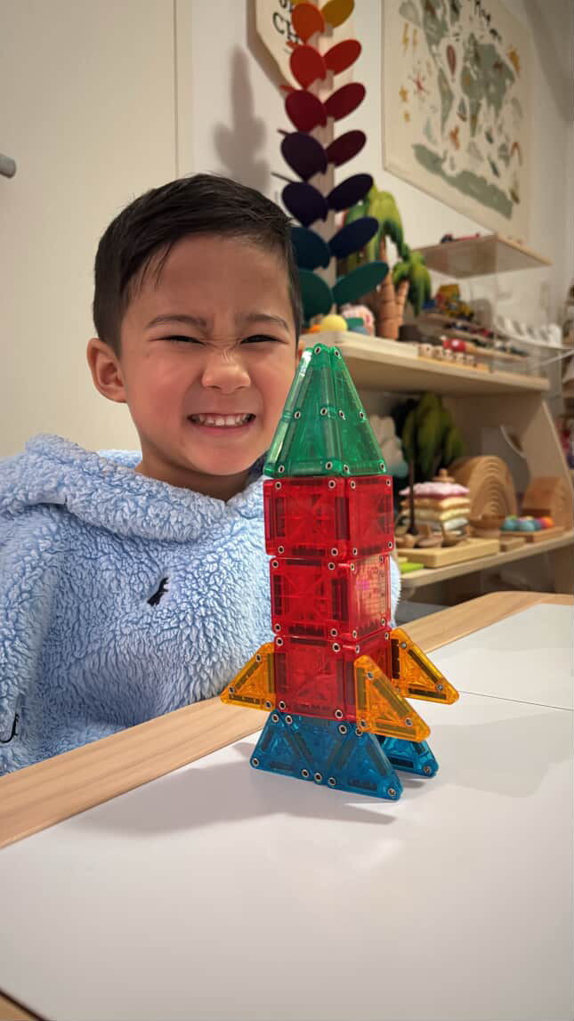 
                  
                    Magna-Tiles - MicroMAGS Travel Set
                  
                