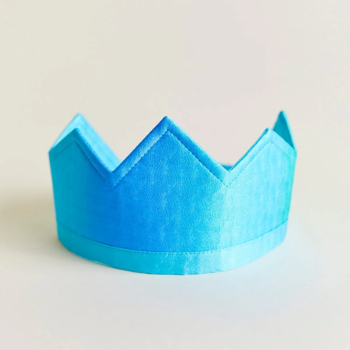 
                  
                    Sarah's Silks Crown
                  
                