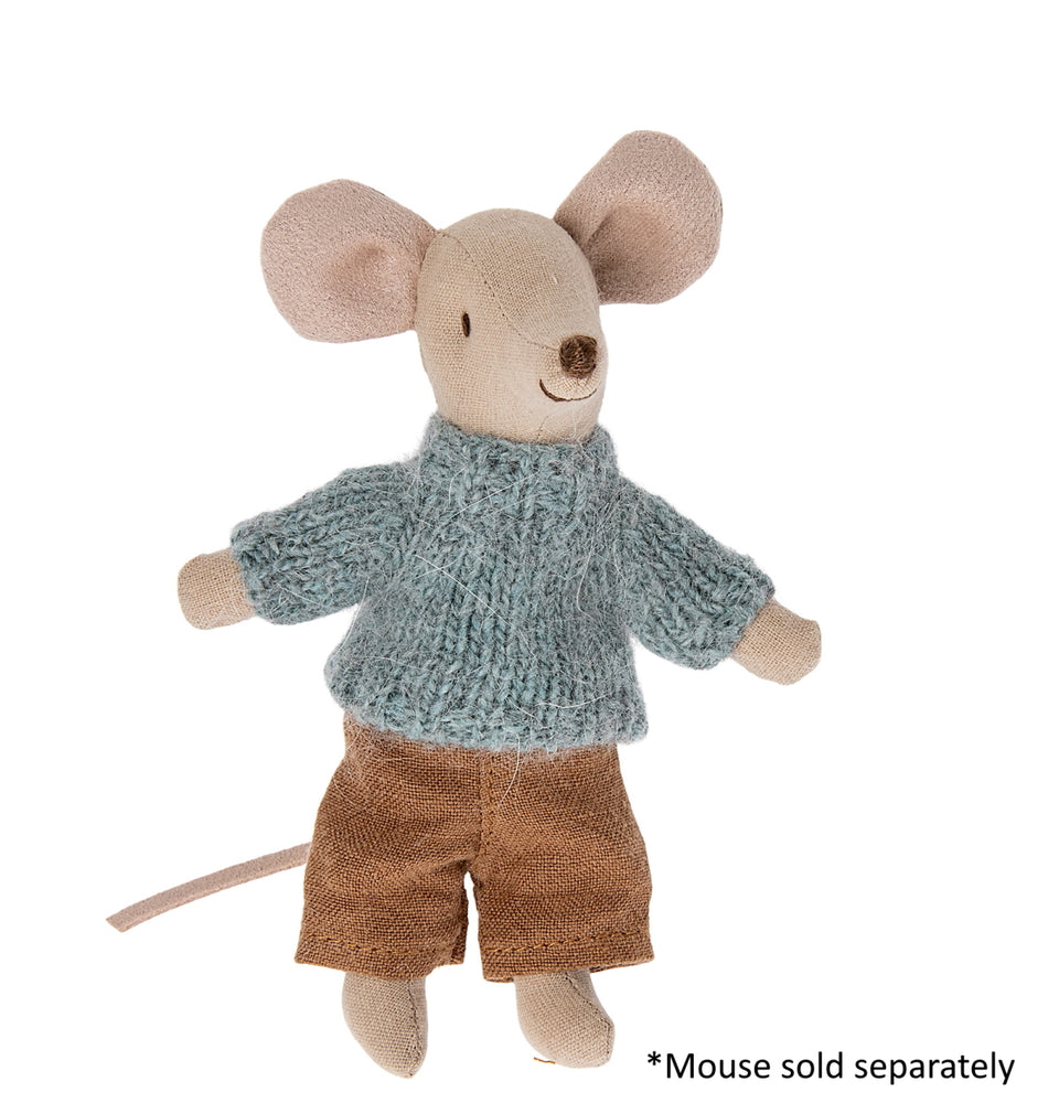 
                  
                    Sweater and Pants for Big Brother Mouse
                  
                