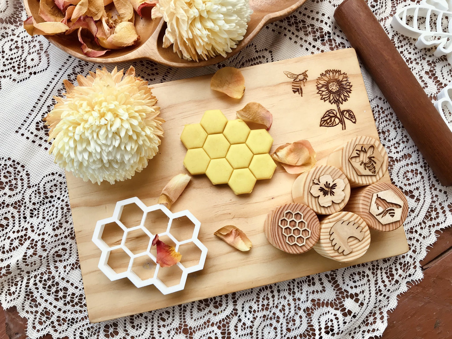 
                  
                    Dough Cutter - Bee Theme
                  
                