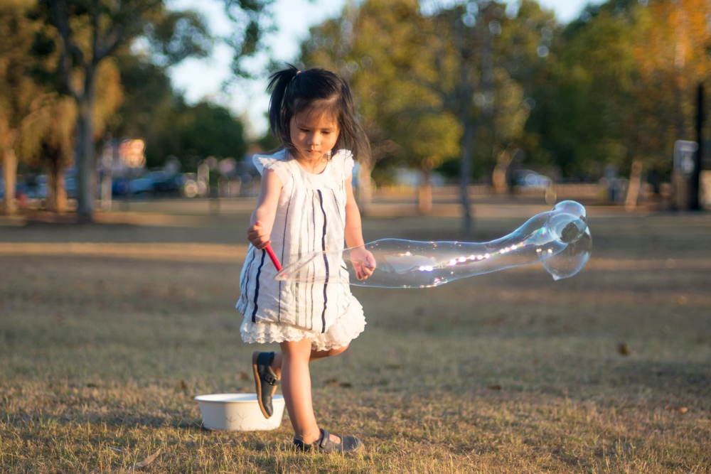 
                  
                    Bubble Hand Wand Kit
                  
                