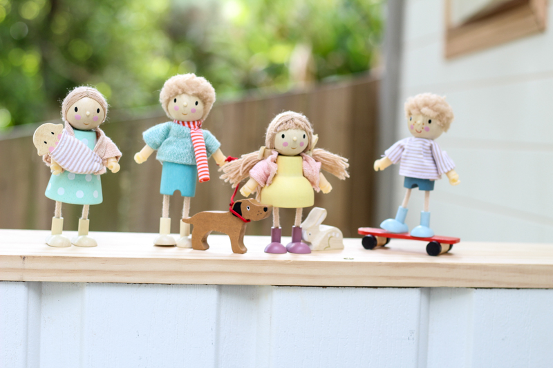 
                  
                    Wooden People with Flexible Limbs
                  
                