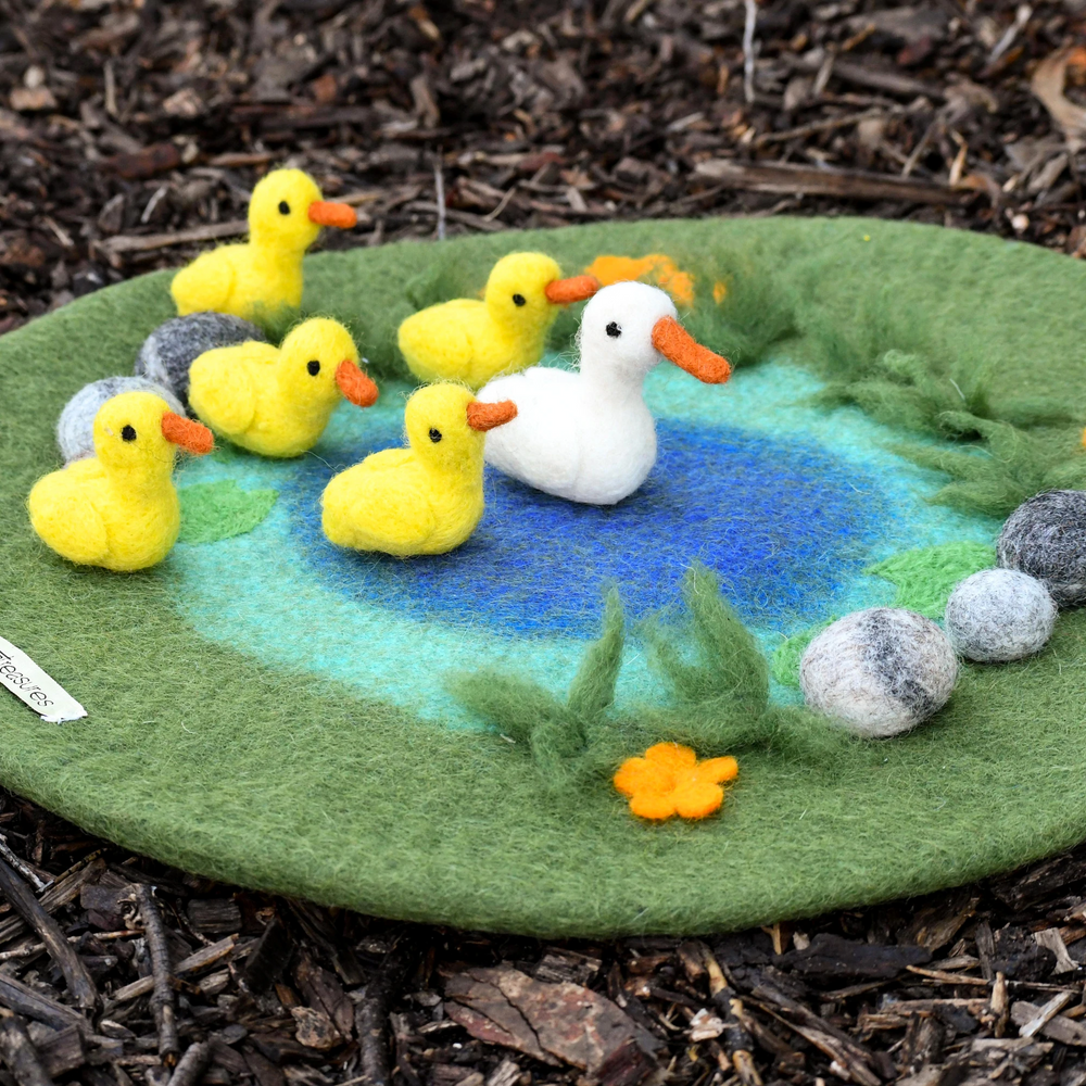 Duck Pond with 6 Ducks Play Mat Playscape